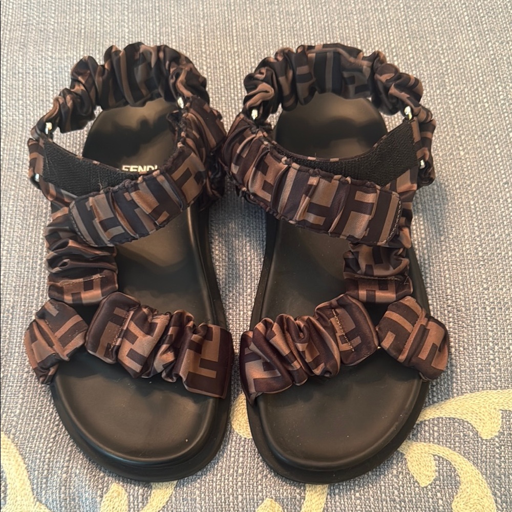 Fendi Black and Brown Logo Sandals